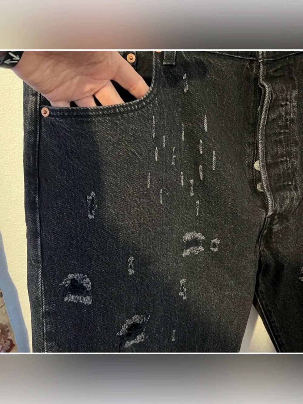 Levis Mens 501 Original Black Distressed Jeans Sz 40x30 NWT